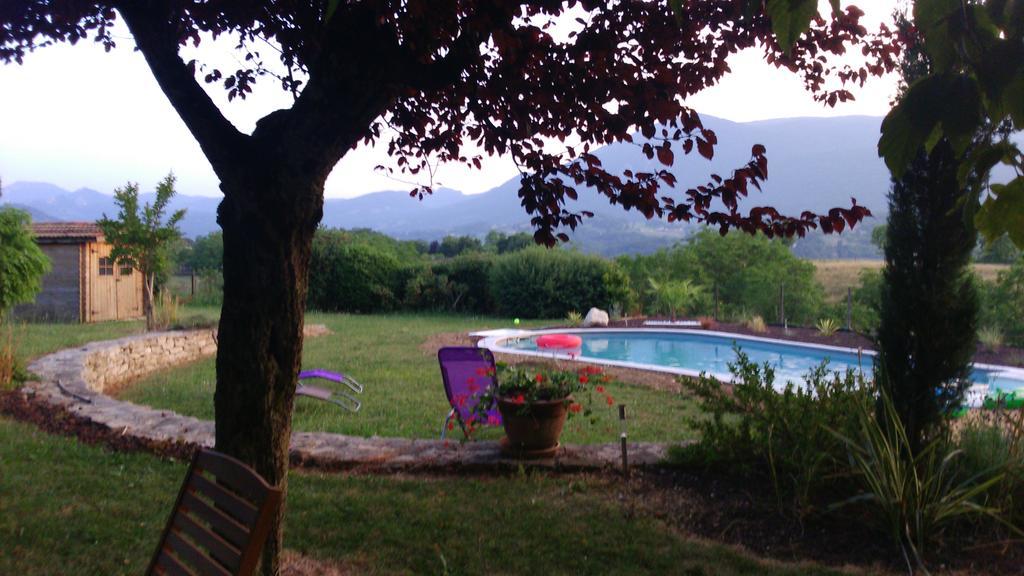 Gite De Fontepaisse Saint-Jean-en-Royans Dış mekan fotoğraf