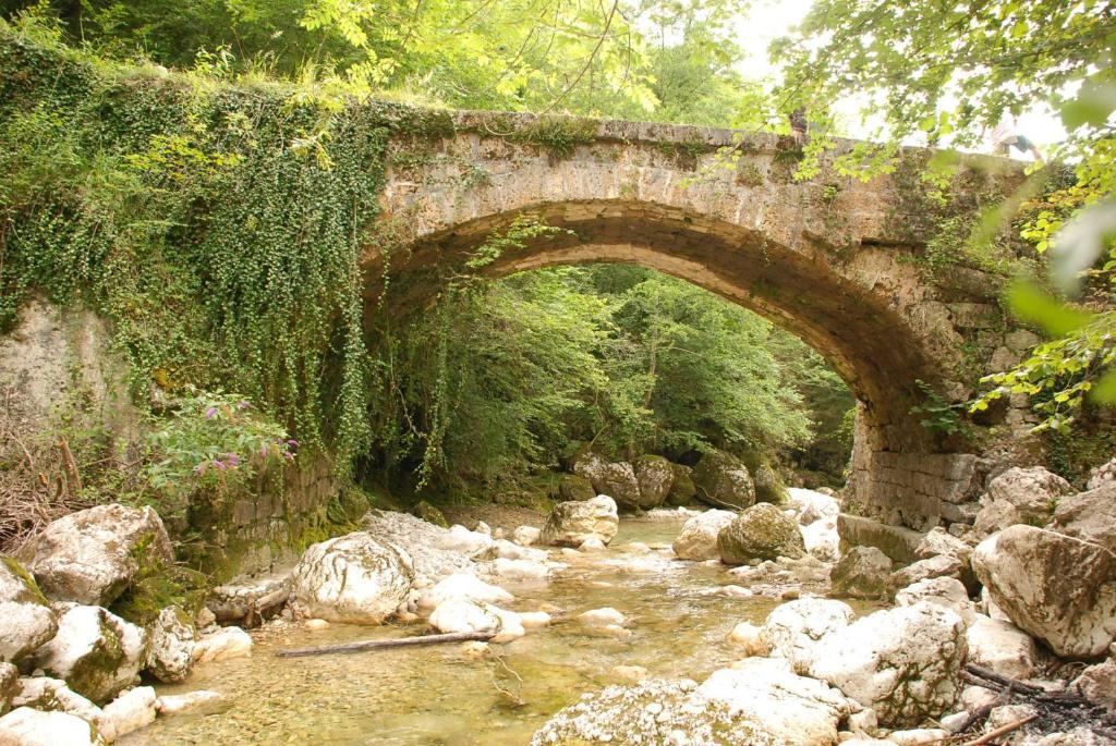 Gite De Fontepaisse Saint-Jean-en-Royans Dış mekan fotoğraf